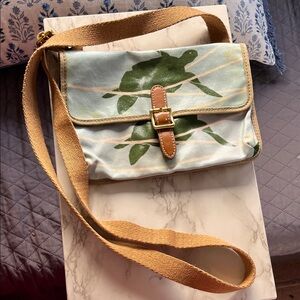 Fossil Green and Tan Crossbody Bag 🐢